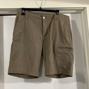 Zeroexposure Khaki shorts with cargo pocket